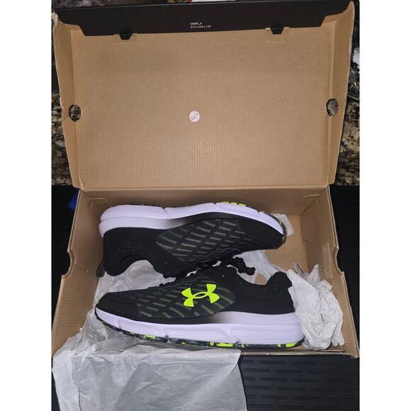 Men's UA Charged Assert size 11.5 XWide (4E) Running Shoes - Picture 7 of 7